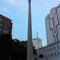 Photo taken at Obelisco de Ipanema by Gabriel Torres A. on 2/19/2012
