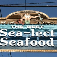 Снимок сделан в Sea-lect Seafood пользователем Luke O. 7/29/2012