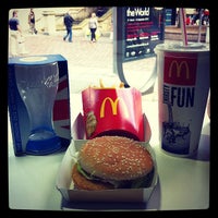 Foto scattata a McDonald&amp;#39;s da Kanz E. il 7/28/2012