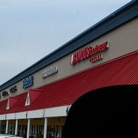 รูปภาพถ่ายที่ West Branch Outlet Mall โดย 💋Simone เมื่อ 7/21/2012
