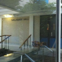 5/15/2012 tarihinde Joshua L.ziyaretçi tarafından Gallagher Hall'de çekilen fotoğraf