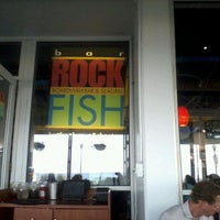Foto tomada en RockFish Boardwalk Bar &amp;amp; Seagrill  por Shannon B. el 6/28/2012
