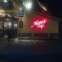 รูปภาพถ่ายที่ Mimi&amp;#39;s Cafe โดย Mark M. เมื่อ 2/5/2013