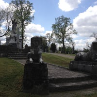 Das Foto wurde bei Mount Olivet Funeral Home &amp;amp; Cemetery von stephen &amp;amp; sara am 4/16/2013 aufgenommen