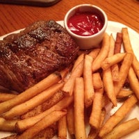 Photo taken at Outback Steakhouse by Justin H. on 10/3/2012