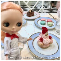 Photo taken at Ladurée by 💕i /@yumyum.in.the.tumtum on 9/28/2017