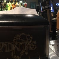 Foto tirada no(a) Pints Bar &amp;amp; Grill por Gianny F. em 3/20/2016
