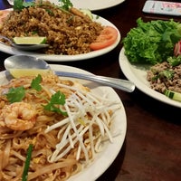 Photo taken at Vientiane Restaurant by MYS on 10/14/2017