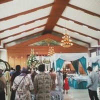 Review Gedung Istana Kana Kawaluyaan