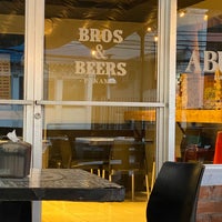 Foto tirada no(a) Bros And Beers por Rakesh K. em 3/2/2022