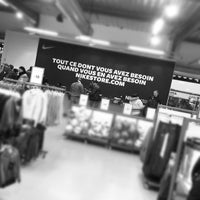 nike store mcarthur glen