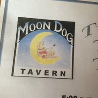 8/14/2013 tarihinde Chris R.ziyaretçi tarafından Moon Dog Tavern'de çekilen fotoğraf