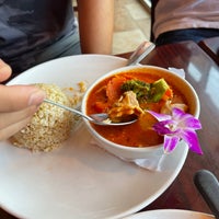 Das Foto wurde bei Aloy Thai Cuisine von Cherry T. am 7/27/2021 aufgenommen