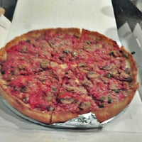 Photo taken at Lou Malnati&amp;#39;s Pizzeria by Andrew P. on 9/14/2012