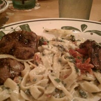 Photo taken at Olive Garden by Kelly H. on 9/5/2011