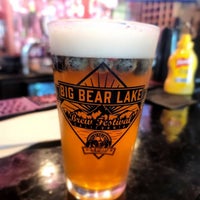 Foto tomada en Big Bear Lake Brewing Company  por Raymond H. el 6/16/2022