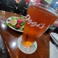 Photo taken at Oggi’s Pizza &amp;amp; Brewhouse Point Loma by Raymond H. on 11/12/2021