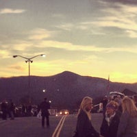 รูปภาพถ่ายที่ Salem Stadium โดย Austen เมื่อ 12/14/2012