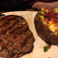 Photo taken at Outback Steakhouse by Diana P. on 2/15/2018