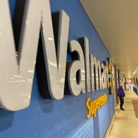 Photo taken at Walmart Supercentre by Rodrigo P. on 4/10/2022