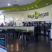 Foto tomada en Kiwi Kraze  por Hector V. el 10/18/2012