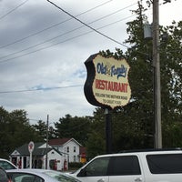 Foto tirada no(a) Old Route 66 Family Restaurant por Natalie P. em 10/7/2017