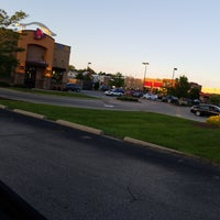 Photo taken at Taco Bell by QZ S. on 7/15/2017