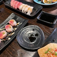 Foto tirada no(a) Sushi Koma por NICK M. em 4/11/2021