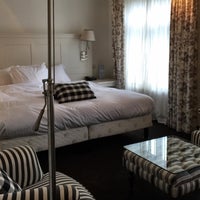 รูปภาพถ่ายที่ Pillows Charme Hotel Château De Raay โดย Tanya P. เมื่อ 6/23/2015