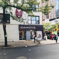 Photo taken at Chipotle Mexican Grill by MINJAE K. on 10/7/2017