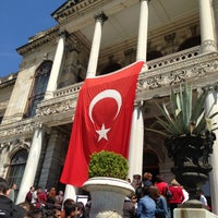 Photo taken at Dolmabahçe Palace by Serhad on 4/23/2013