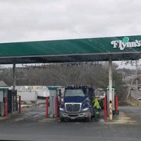 Foto tomada en Flynn&amp;#39;s Truck Stop  por Alayna W. el 12/27/2019