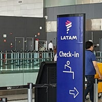 Photo taken at Check-in LATAM by Martin H. on 9/21/2017