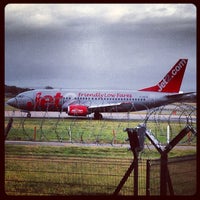 Foto scattata a Manchester Airport Aviation Viewing Park da Jon il 12/30/2012