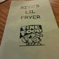 Foto tirada no(a) Ritz&amp;#39;s Lil&amp;#39; Fryer por Susan B. em 10/5/2012