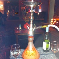 Снимок сделан в Genie&#39;s Hookah Lounge &amp; Persian Restaurant пользователем Kate R. 11/10/2012