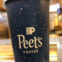 Foto diambil di Peet&amp;#39;s Coffee &amp;amp; Tea oleh Rosana pada 12/14/2018