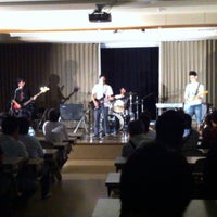 Photo taken at 東京都立稔ヶ丘高等学校 by Hiroyuki E. on 9/15/2012