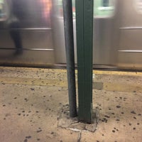 Photo taken at MTA Subway - Westchester Square/E Tremont Ave (6) by elizabeth r. on 11/1/2016