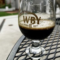 Photo taken at Wild Blue Yonder Brewery by Hugo D. on 8/27/2022
