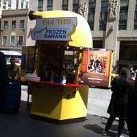 5/13/2013에 Amy Y.님이 Bluth’s Frozen Banana Stand에서 찍은 사진