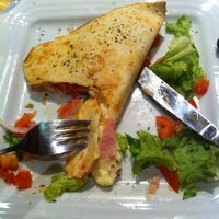 Foto diambil di Pizza Hut oleh Rui T. pada 6/13/2013