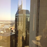 11/28/2012 tarihinde Val L.ziyaretçi tarafından Nashville City Club'de çekilen fotoğraf