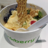 Photo taken at Pinkberry by Maria R. on 4/19/2013