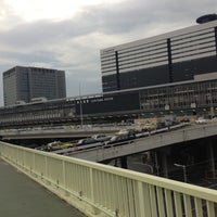 Photo taken at JR Shin-Ōsaka Station by Masanori K. on 4/23/2013