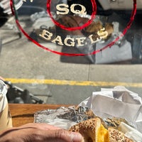 7/22/2023 tarihinde Chaplain M.ziyaretçi tarafından Tompkins Square Bagels'de çekilen fotoğraf