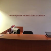 รูปภาพถ่ายที่ Union Square Hospitality Group โดย Josh C. เมื่อ 6/25/2013