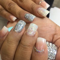 Photo taken at Diva Nails Suc. &amp;quot;La Cruz&amp;quot; by Mariana on 10/30/2017
