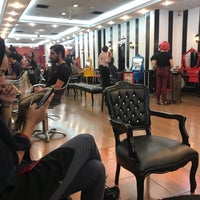 Photo taken at Circus Hair by Fabiana C. on 7/14/2018