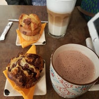 Foto diambil di Coffee &amp;amp; Muffin oleh Khaled B. pada 5/17/2017
